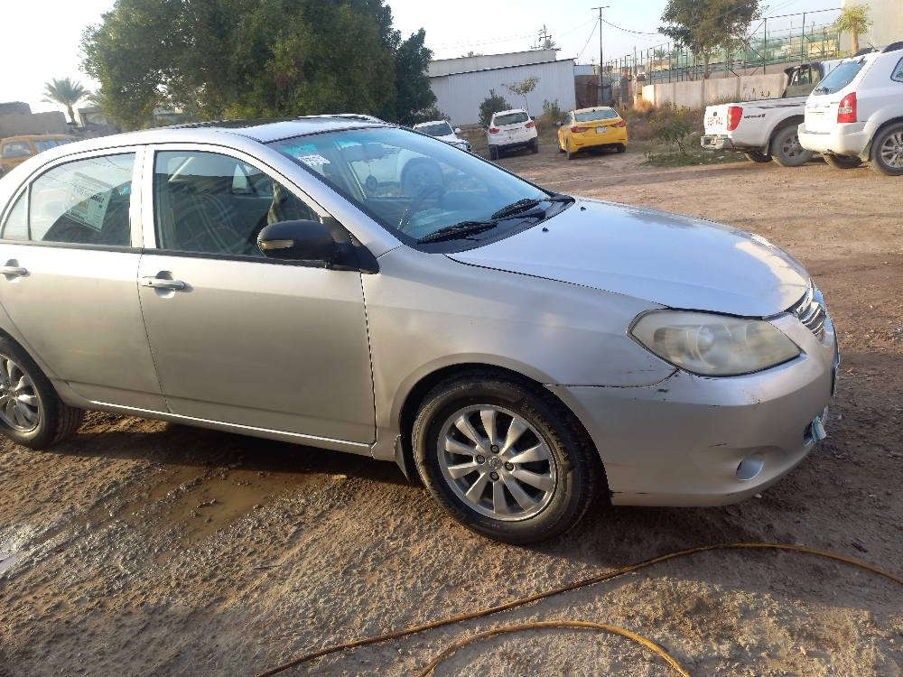 سلام عليكم 

#سيارة_للبيع 
-بي واي دي G3 ✅
-موديل 2016 ✅
-اللون رصاصي ✅
-رقم إنگليزي الدولي بأسمي ✅ 
وشرط التحويل
-هزة جديدة ٢٠٢٦ ✅
-سنوية لسنة ٢٠٢٩ ✅  
-مكينة ١٦٠٠ بلادية ✅
-گير أوتو ✅
-الگير والمكينة جاهزات ترايك وين ما يعجبك ✅
-حدادية حلوه وناعمة ✅
-كهربائيات جاهزة ✅
-فول مواصفات 
(گيجات ألكترونية - حساسات خلفية - فتحة قمارة كهربائية - تشغيل بصمة - بصمات بيبان - تحكم ستيرن - سنترلوك - جام كهرباء - اشاير بالمري - مضخم صوت) 
سيارة مال جناي وماشية أقل ال٢٠٠ ألف 
وبعدها بلزگات الشركة ✅
السعر ٦٨ ورقة وبيها مجال للشراي 
تلفون *********** المحاويل, بابل
