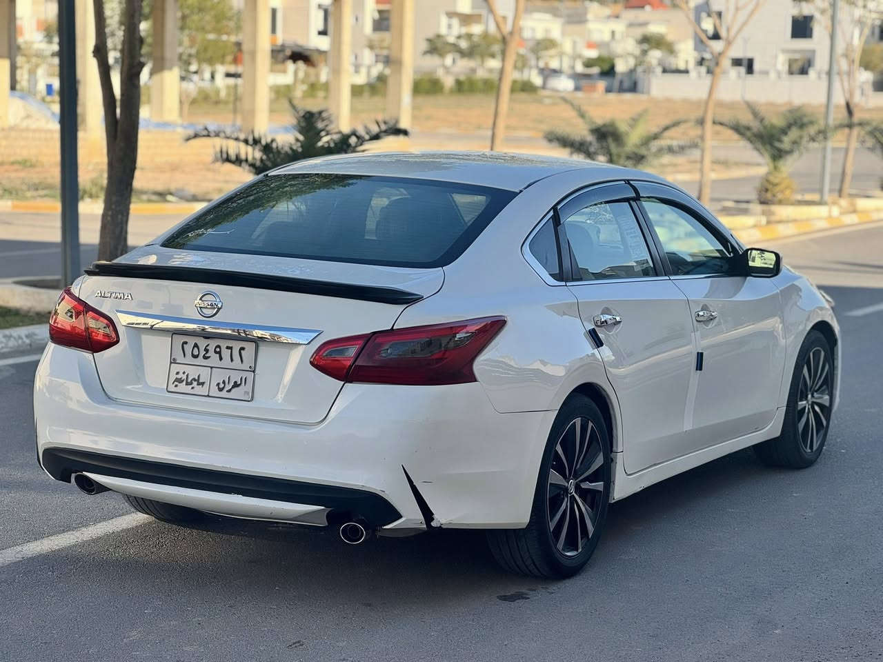 السلام عليكم اخوان
نيسان التيما
موديل 2017
#السعر117ورقه
#للاستفسار*********** 
 وصورة سونار مرفق
ويا صورة السياره
بجم كبس
كير ومحرك ابشرط جديد
حجم محرك اربعه سلندر2400
مواصفاته 
شاشه 
كامره 
تحكم استيرن
تثبيت سرعه 
كوشنات كهرباء
كير اوتو + طرح
تبريد تدفئه ابشرط  
حداديه ابشرط تخم تايرات جديد
رقم سليمانيه
سياره بسمي 
شرط تحويل او غرامه
مكان سياره ديالى خانقين
