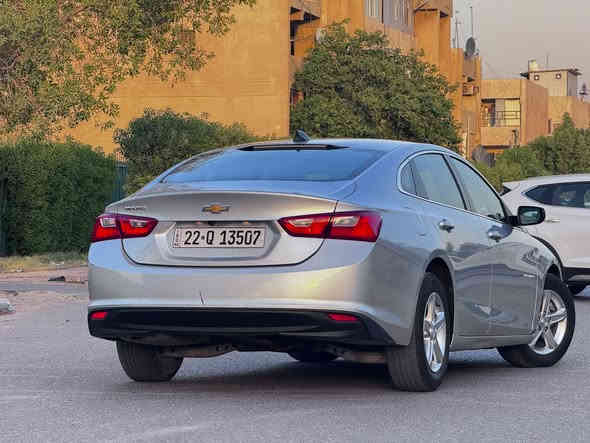 شوفر ليت ماليبو 2022 لون سلفر
السعر ١٢٢ رقم اربيل تحويل او وكاله 
السيارة ضرر جاملغ  و بالبنيد / راديترات وتبريد ومروحه بلاديات كلهن . حادث بالمنشور
نص مواصفات
1500 مكينة تيربو 4 سلندر
كشن كهربائي
بصمة تشغيل 
تشغيل عن بعد 
البوب بصمة
رادار امامي 
سايد بريك بصمة 
شاشة ايباد تدعم كار بلي 
تحكم استيرن جهتين 
تحديد  مسار قيادة آليه 
وباقي المواصفات معروفة للسيارة
بغداد زيونه مكان السيارة
سعرها ١٢٢  ورقة
واتساب متوفر او الاتصال عالرقم 
***********
