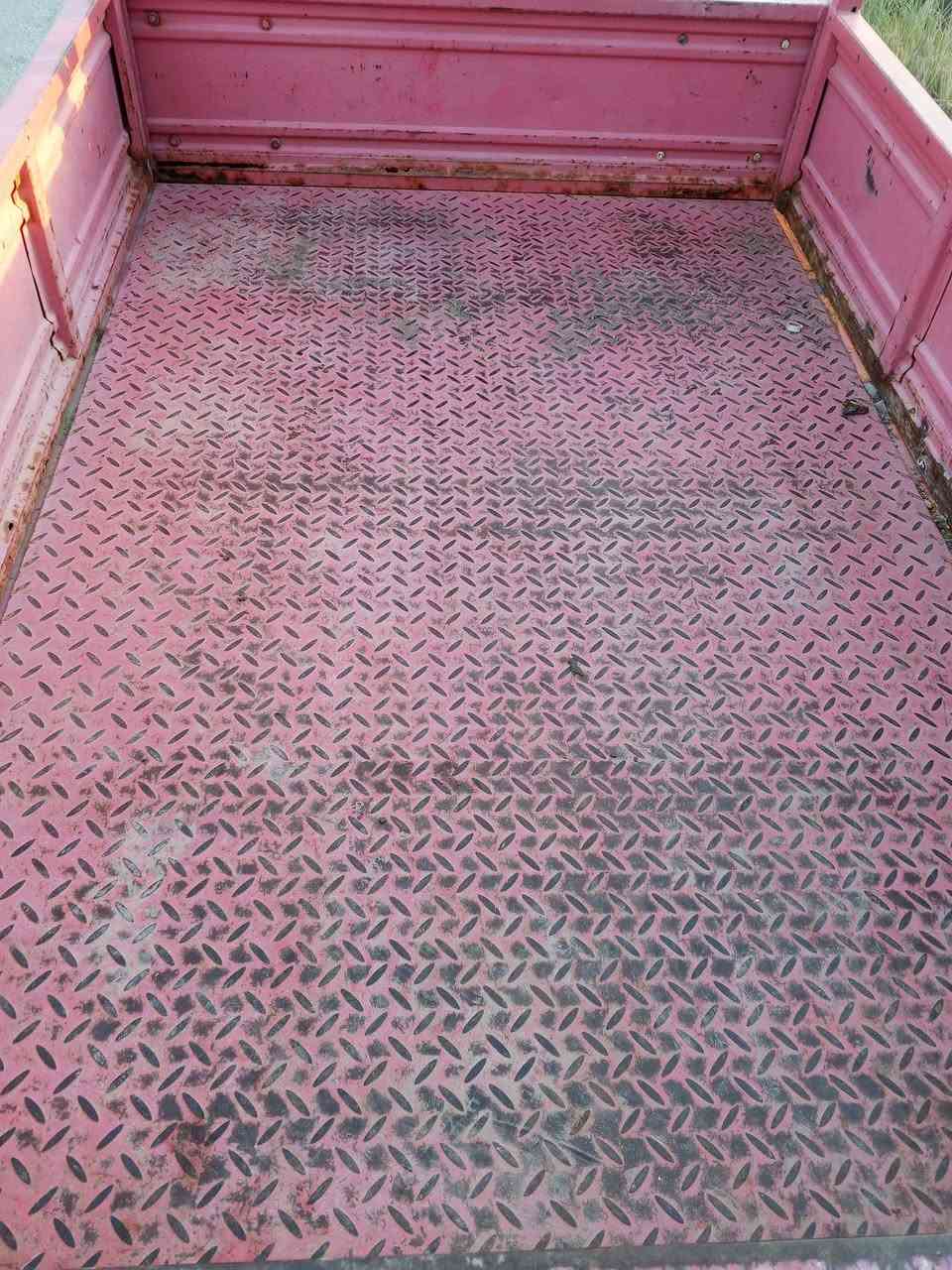 سلام عليكم ستوته للبيع مديل 17رقم الماني نجف سنويه لل28 محرك 25 كير بوكس جديد تايرات خطه جديد تانكي جديد شاصي نضيف لستوته جاهزه ماعيزه شيء السعر 1800 وبيه مجال للشراي المكان نجف قضاء المشخاب للتواصل عله هاذ الرقم ***********
