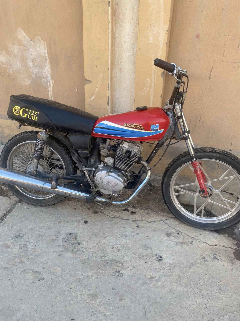 سلام عليكم موطور لل بيع معمر جديد السعر 150 مكاني الكياره إذا مو شراي لا تعبني ولا تشوفني وجهك الخاص مفتوح


**إذا كنت صاحب هذا الإعلان وتريد حذفه لأي سبب، رجاءا أرسل رسالة إلى الدعم الفني**