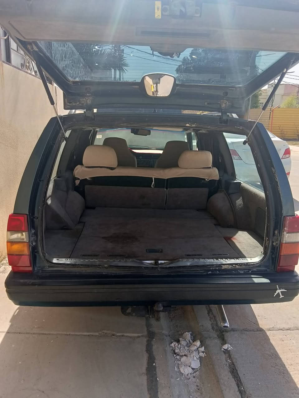 للبيع فالفو حجم 940 موديل 1990 رقم بغداد انكليزي بسمي سعر 43  مكان سياره نجف ***********
