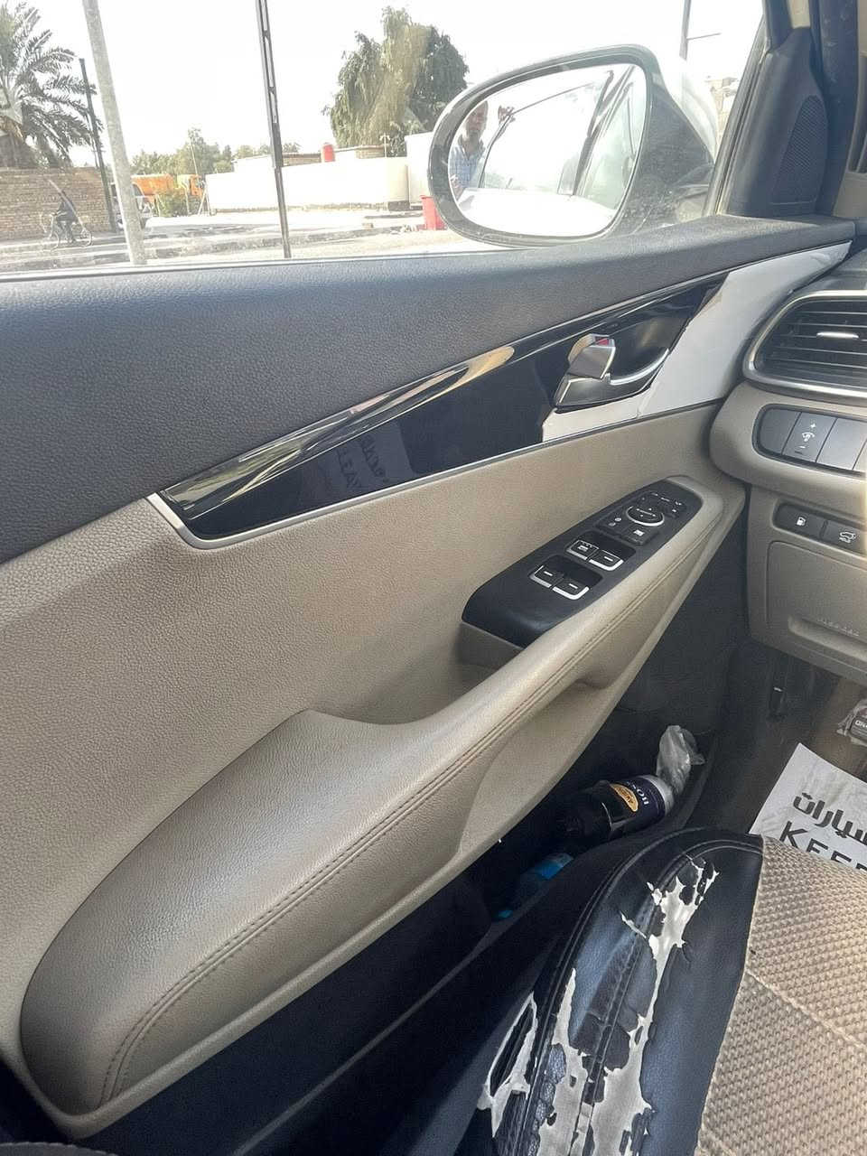 السلام عليكم سورنتو 2019 ماشيه 160الف رقم بغداد كفاله عامه بالصور لاتكحيل بارد شبر بطرف البنيد بالسياره 
مواصفات سياره
حساسات اماميه خلفيه
محرك 6 سلندر
بردات خلفيه بلادي
اريل نفكيشن GPS9
4 وضعيات قياده سمارت ايكو سبورت نورمل 
كشنات كهربائيه
مكان السياره النجف الاشرف
السعر 255وبيها مجال
ملاحضه السياره اني جانيها مشتريها زيرو مو بياع شره ومرتب بيها هاتف -***********
