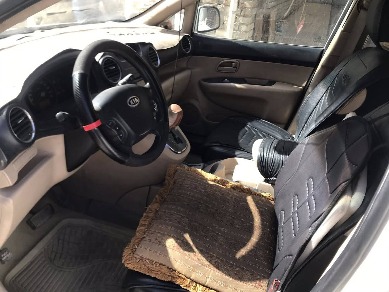 سلام عليكم للبيع كيا كارنز خليجي 2012 رقم بغداد  (د) تحكم ستيرن فتحه سبعة راكب سعر 133 بيها مجال سيارة موجود بغداد لاتصال ***********
