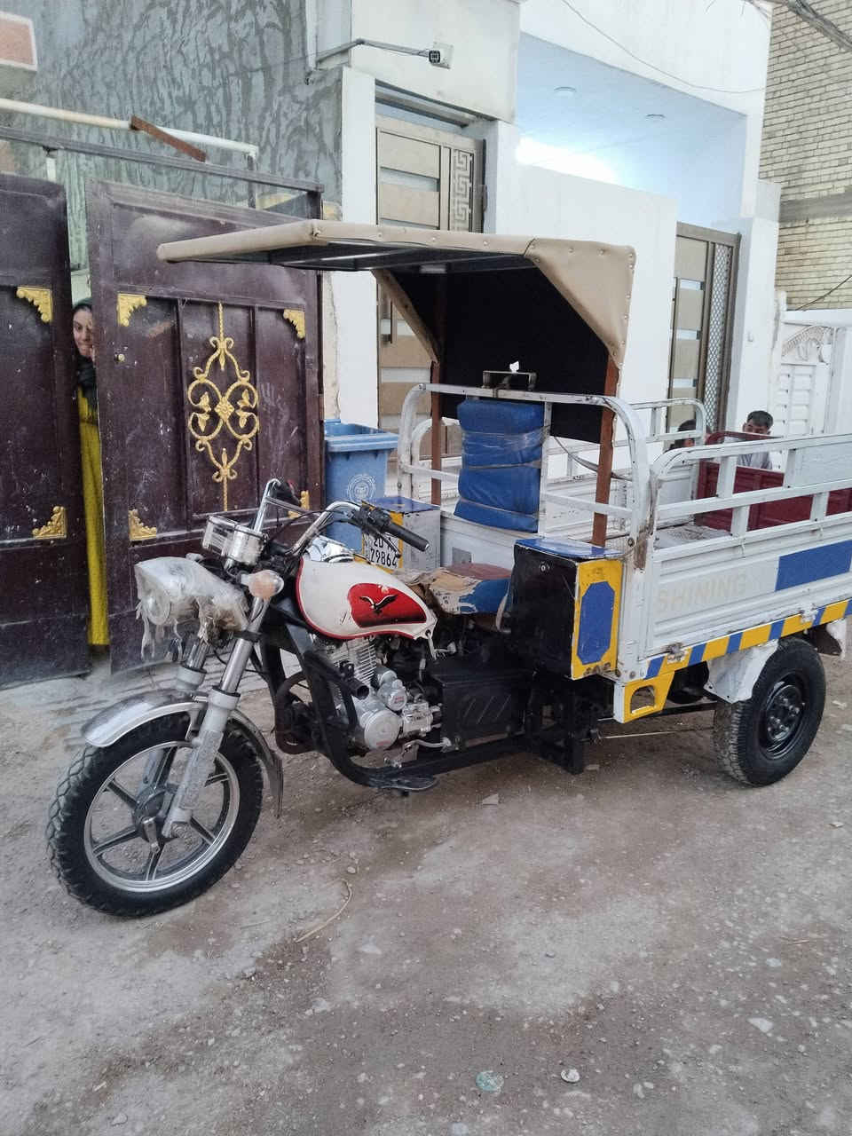 سلام عليكم ستوته موديل 21 رقم و سنويه بيها محرك جديد الستوته ماناقصها اي شي للاستفسار العنوان بغداد الشعب الهاتف ***********
