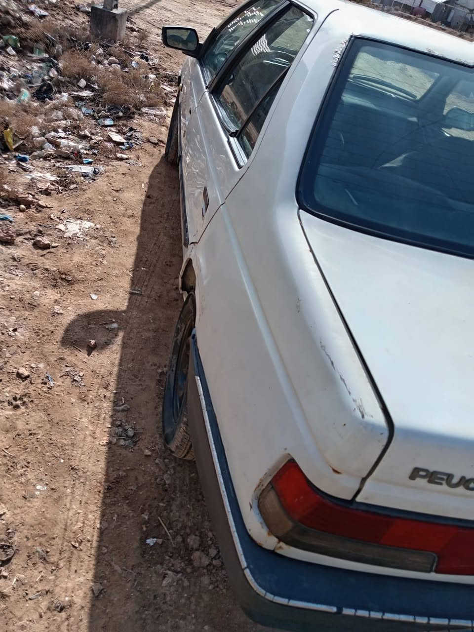 السلام عليكم للبيع سيارتين بيجو روى وحده موديل 2010 رقم بابل وحده رقم كربلاء سيارات جاهزه كير مكينه خير من الله ***********
