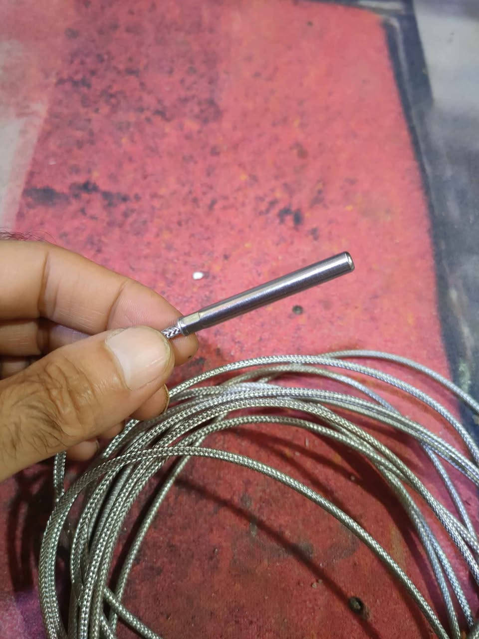 اغراض حساسات
المنتج عبارة عن كابل حساس حراري (Thermocouple) من نوع PT100 لقياس درجات الحرارة.يتميز الكابل بوجود جديلة معدنية (تغليف فضي) لحماية السلك من الظروف القاسية.يستخدم هذا النوع من الحساسات بشكل شائع في الأجهزة الصناعية للتحكم في درجات الحرارة.
السعر ٢٥ الف البصرة, العراق


**إذا كنت صاحب هذا الإعلان وتريد حذفه لأي سبب، رجاءا أرسل رسالة إلى الدعم الفني**