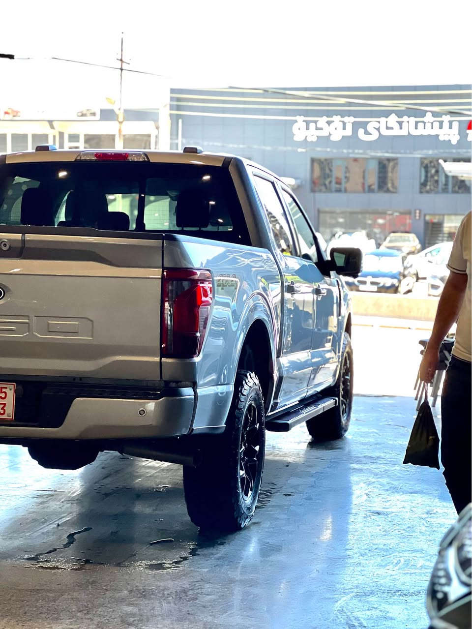 FORD F150 XLT 2024
فۆردf150/مۆدێل2024 ٨ بستۆن
ڕەنگی سلڤەر  دەبڵ ئەکسل  ٣٦هەزار ڕۆشتوە 
یەک چەمەلخی بۆیاخە بێ ناو گرتن 
مواسەفات XLTدەرگا گەورەی بۆدی کورت 
دەرگای بەسمەو کۆدە 
دوکوشنی پێشەوەی کا رەبایە و هیتەرە 
سڵایدی جامی دواوە 
گێڕ تەیارە بیلاد 
شاشە گەورە 
تەبریدی دوزۆن 
تەبرید مەرکەزی 
٨ مۆدی لێ خوڕینی هەیە 
بەسمەیە 
شاشە ئەلکترۆنی 
٣٦٠ پلە کامێرا دواو پێش 
خەتی جادە 
٣٦٠ پلە ڕادار 
ڕاداری ئاوێنە 
پێشی کەمل کراوە بە لاریات 
گێڕو مەکینەو کارەبای بە شەرت 
شوێن سلێمانی 
*********** السليمانية, العراق
