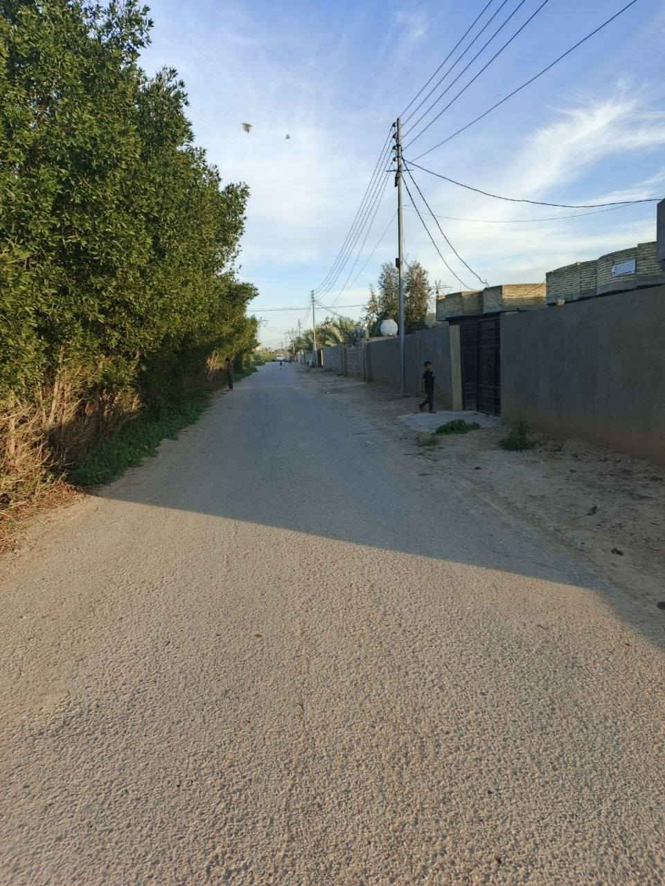 🏡 للبيع بيت مع قطعة أرض – تقاطع النهروان / قرب قرية 8
📍 الموقع: تقاطع النهروان – قرب قرية 8
📐 المساحة:
• بيت 450م²
• قطعة أرض 450م²
• المجموع 900م²

🔹 تفاصيل البيت:
• استقبال 12×5
• صالة 10×4
• 3 غرف نوم (5×4 لكل غرفة)
• مطبخ 5×4
• صحيات داخلية وخارجية

🔹 الخدمات:
✅ ماء
✅ كهرباء
✅ مدارس قريبة
✅ جميع الخدمات متوفرة

📄 نوع العقار: عقد 117
وابو العقد جوارينك 

💰 السعر:
• البيت 80 مليون
• قطعة الأرض 20 مليون
📌 السعر قابل للتفاوض

📞 للتواصل: خاص أو على الرقم
***********
