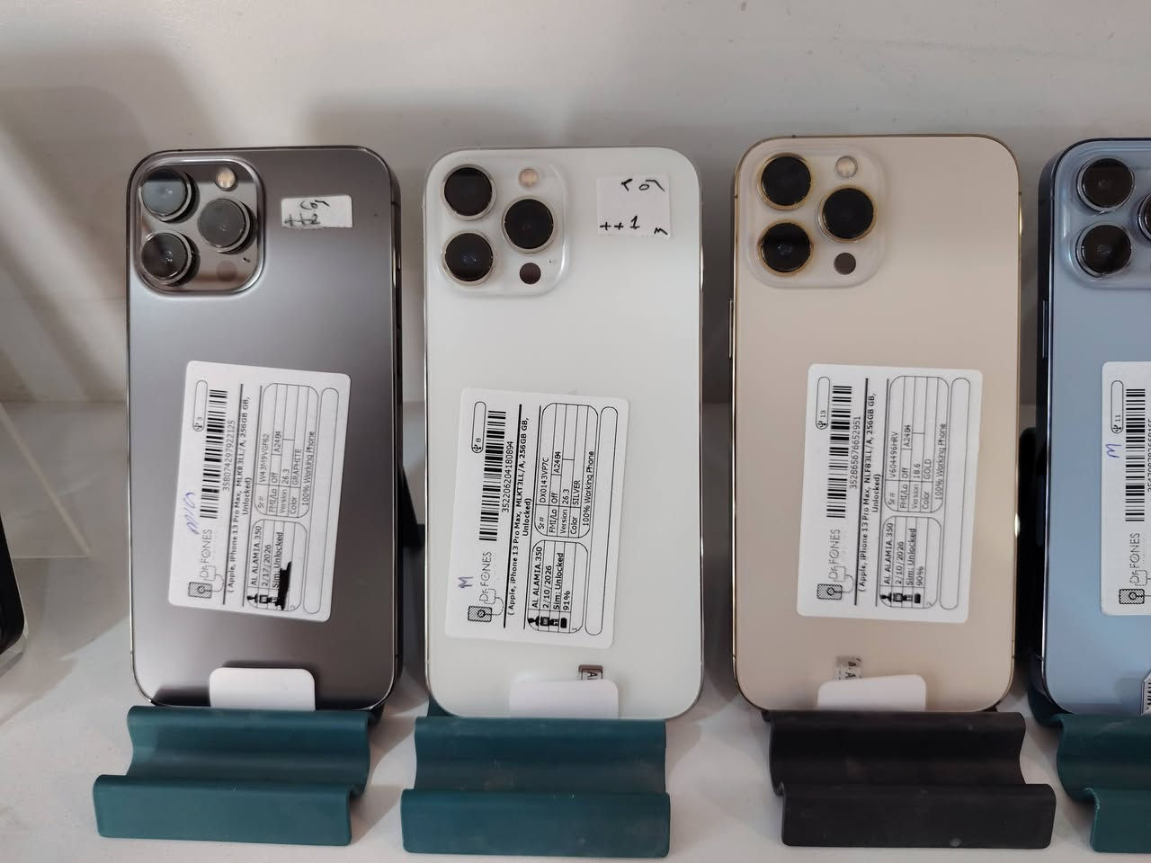 خاص من #مكتب_ومنصة_الشروق 
وصول وجبة جديده من أجهزة الآيفون📱📱📱📱
📱📱📱📱📱
 14 برو ماكس نظافه 100 % مع الملحقات كارتون وكيبل
13 برو ماكس نظافه 100 % بطاريه من90 الى 96 شرط الفحص ضمان امريكي  نموذج M متوفر جميع الالوان (زيتوني، بحري، ابيض،ذهبي،اسود) 
12 برو ماكس بطاريه 97 نظيف جدا شرط لون بحري 
مع لاصق شاشه وغلاف هديه وكيبل شركة الاصلي
11عادي بطارية 95
#متوفر جميع الأجهزة 
#رصيد #كميات #كميات #كميات  منصة فقط📇📇
#البيع_نقدا_و_بالتقسيط 
استقطاع الكتروني ماستر كارد الرافدين حصراً 
#ملاحظة (نشتري جميع اجهزة الايفون المستخدم والجديد
السعر يكون بعد الفحص ايفونات من 13 الى 17 فقط) 

#موبايل ***********
#مكتب_ومنصة_الشروق 
اسديرة وسطى الثانية الفياض
