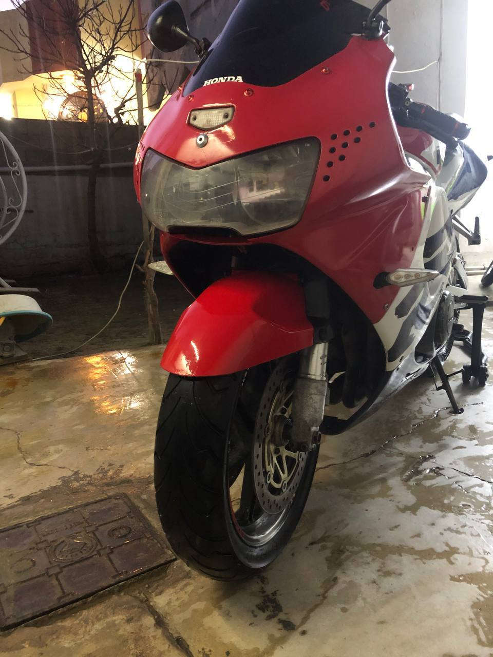 هوندا 919 للبيع كير محرك كفاله كفرات 90%100 نظيف تايرات جديد مكان كركوك شراي خابر ممتواجد على نت ***********
