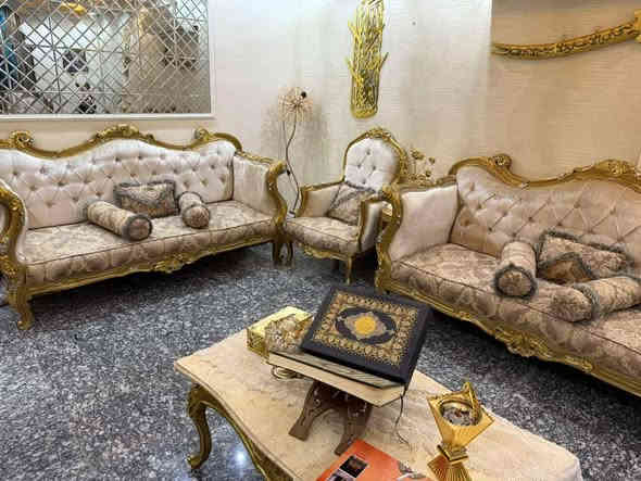 تخم مصري 10 مقاعد جديد استعمال قليل جدا تخم مع عرباتة تقديم مع دلة كبيرة مع سلة تقديم
سعر مناسب جداً 
العنوان السيدية 
الاستفسار ***********
