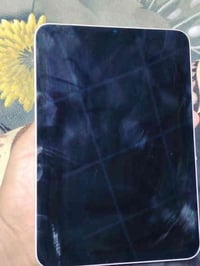 البيع ايباد مني 6 نضيف ذاكره 256 بطاريه فول السعر 400وبي مجال بسيط كلش...