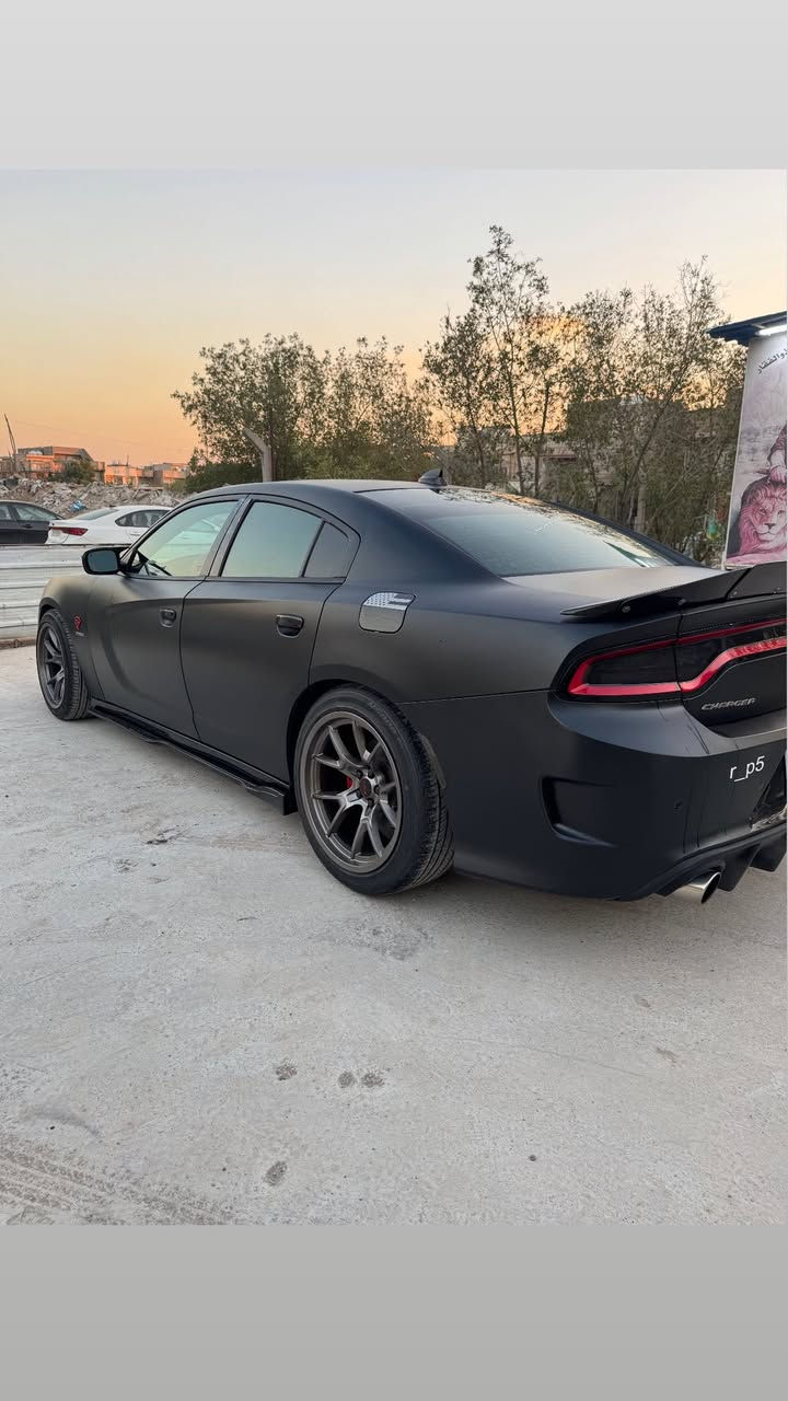 السلام وعليكم جارجر2018 اصل ابيع او مراوس. رقم بغداد بسمي هيمي ٨ سلندر. كفاله عامه عليها برمجه مي مصطفى ايكل مراوح او طلقات الصوت رعب. بدون صبغ. فول ع الفتحه مغلفه بي بي اسف اسود طافي ضمان ٥ سنوات مكان السياره بغداد ***********
