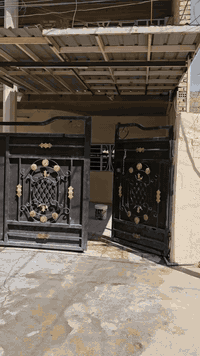 السلام عليكم
مشتمل للايجار طابق ارضي 150 متر العنوان كفائات السيدية قرب أفران الياسمين الشارع الأول 
يحتوي على غرفتين نوم واستقبال ومطبخ وحمام داخلي وحمام خارجي وكراج سيارة معزول تمامآ ماطور ماء تانكي ماء كيزر للإستفسار 
***********
*********** موجود واتساب
