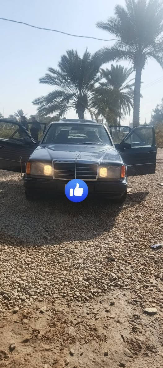 السلام عليكم
مارسدس  دب موديل 86 

رقم بغداد سياره جاهزه علا اخير حبايه قواعد دبل بلاد 

مكينه بطه ديلكو يعني 2500 حداديه كير كلشي شغال 

وبيه فقط الي بلصوره

مكانه دوانيه قضاء الشاميه السعر خاص

للستفسار ***********
