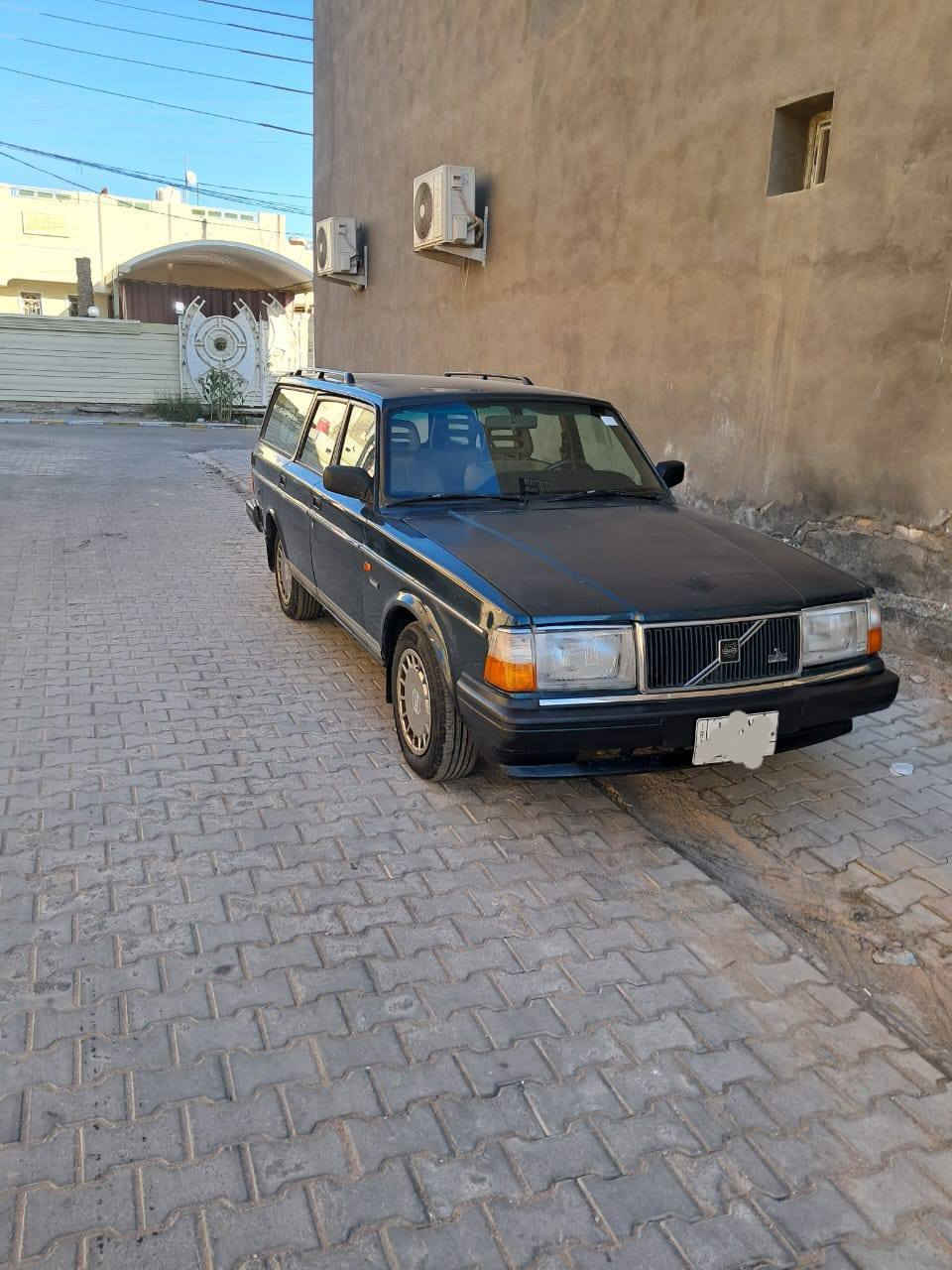 السلام عليكم فالفو حجم 240 سياره معمره تعمیر فول ماعيزه برغي تخم تاير جديد تبريد شغال مكينه كير جديد
*********** سعر 50 بيه مجال
