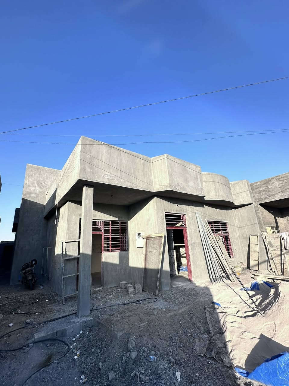 يوجد كادر لبخ متفرق داخل +خارج +نقش واجهيات+بناء+حفر منهولات📞***********
