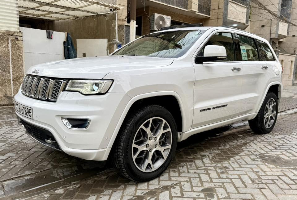 السلام عليكم جيب اوفرلاند 2021 خليجي فول مواصفات 1/1 اعلى فئة ب الاوفرلاند سيارة جكات بانوراما رادار امامي وجانبي نقطة عمياء وحساسات اصطفاف محيطية 360 درجة كامرا شاشات ثلاثة  كبيرة داخل مشمشي جلد حار بارد كهرباء فور ويل محرك 6 سلندر سيارة خليجي مكفول من حادث فقط بيها 3 مكانات بسيطة رش ربع باب خلفي اثر شخوط ومكانين جهة سايق شبرين تقريباً نضيفة جداً رقم اربيل  سنوية هزة فحص كلة جديد بسمي 
ومكان سيارة بغداد رقمي ***********
