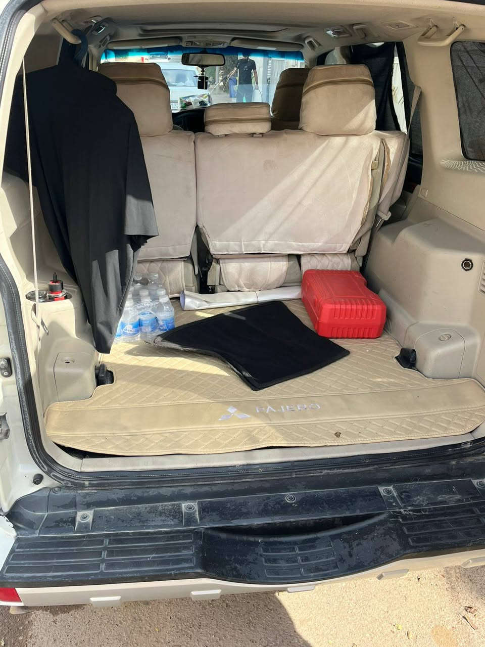 باجيرو 2008  بسيط حگ الجية 

فول مواصفات كفالة عامة ما عدة طخة صغيرة  بل جاملغ عكس السايق فقط 
محرك 3.800
مري شفط 
شاشة جديدة 
تحكم ستيرن 
تبريد و تدفئة بل كشنات 
كشنات كهرباء 
ثلاجة شغالة 
صدر امامي خلفي جديد
منضومة زنون 
فتحة بل سقف 
رقم اربيل الجديد 
لا توجد غرامات 
شرط التحويل ثاني يوم 
مكان السيارة بغداد تقاطع النهروان القرية النفطية 

غير متواجد على الفيس للاستفسار الاتصال على الرقم 

***********
