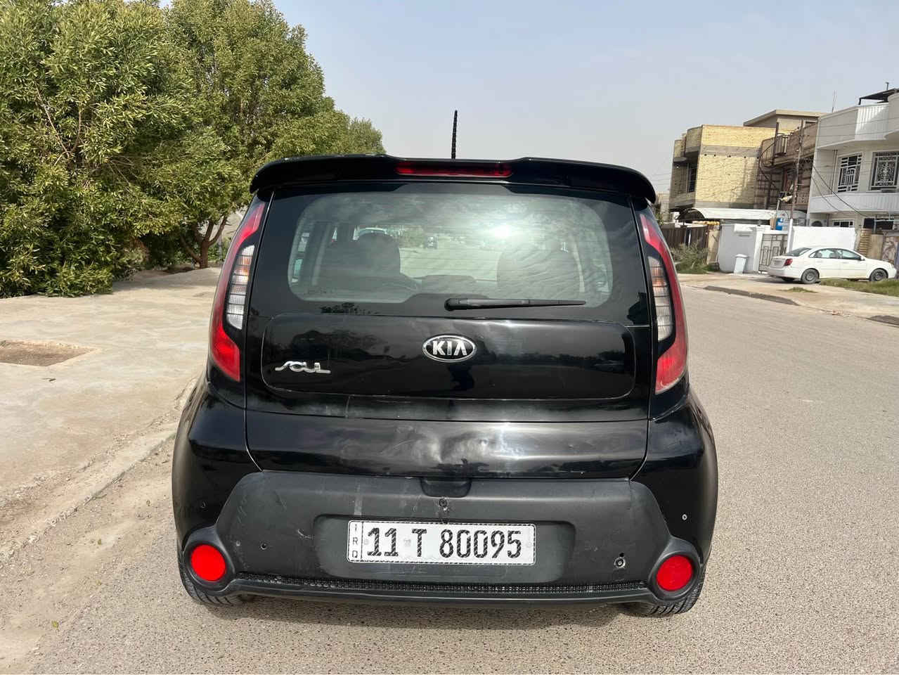 السلام عليكم 
للبيع كيا صول 
موديل 2015
محرك 1600
ماشيه 120milضررها جاملغ  امامي وبيها بالعراق 3 قطع صبغ بدون دواخل بدون دواخل 
السياره جاهزه من كل النواحي 
السعر 93 وبي مجال للاستفسار ع 
***********
مكان السياره بغداد السيديه بغداد, العراق
