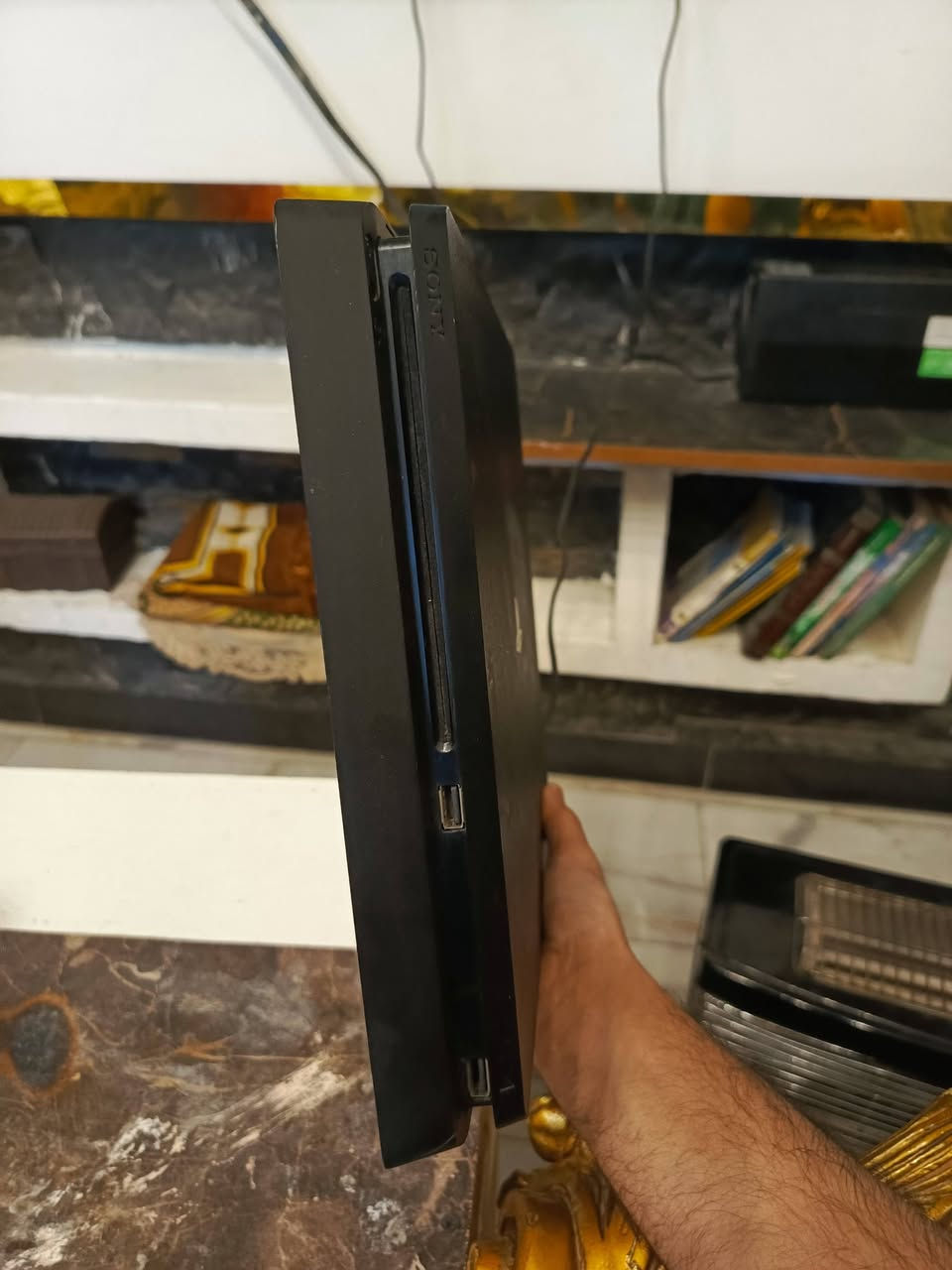 بلي 4 سلم للبيع 225الف
مكاني بغداد 
***********
