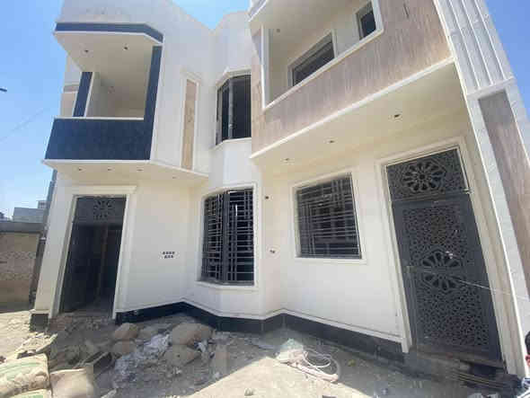 بسم الله الرحمن الرحيم 
السلام عليكم ورحمة الله وبركاته
توفر لدينا بيت غير كامل للبيع 
البيت متكون من طابقين 5 غرف وصاله وديوانيه ومطبخ 
المكان الرمادي شارع اربعين قرب أفران الصباح 
المساحه 260 متر

السعر 180 مليون 

 للاستفسار اكثر زياره مكتب العين للعقار او الاتصال على الأرقام التاليه  ***********-***********
