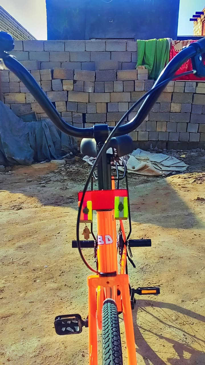 سـلام عـليـكم
بـاسكل لـلبيع نضيف كلش كلش 🎖
لونه برتقالي فاتح 🍊
شركه BDياباني 🇯🇵
كل غراضه موجوده جاملغ كدام موجود 
والله اني ماريد ابيعه بس محتاج افلوسه 🤑
السعر خاص 🧡
لو ادك عليه هاذه رقمي ||***********
