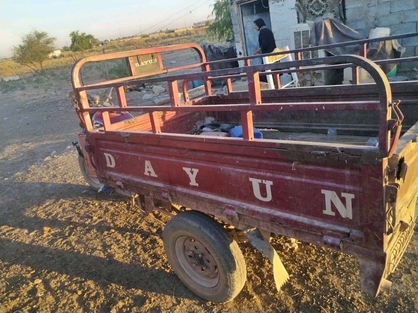 ستوته دايوان للبيع موديل 22 تشتغل على الهندر محركها مبدل ومجفت السعر 900 وبها مجال العنوان بغداد الشعله
