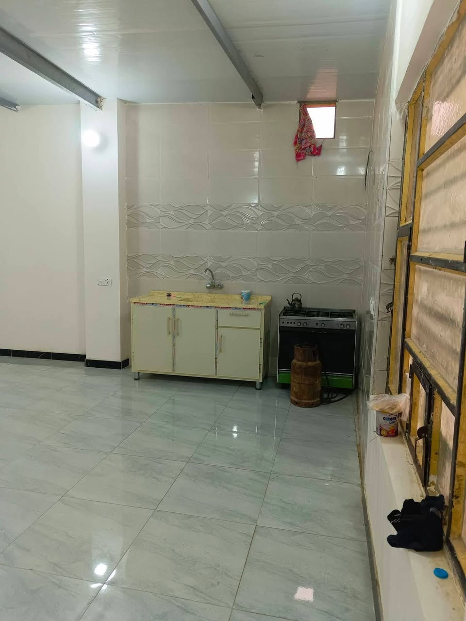 سلام عليكم 
بيت البيع كامل الخدمات ماء كهرباء 
مجمع الاخمستلاف *********** بيت مابي اي نقص جيب اثاثك وتكعد بي
بناء حديث ٢٠٢٥
