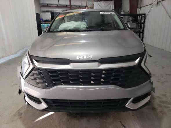 السلام عليكم 
للبيع فقط 
كيا سبورتج وارد امريكي موديل 2023
حادث حفيف فقط جاملغ ودعاميه مفتوحه 

نظيفه كلش ، ودخول جديد وترقيم شمالي قبل يومين ثبتو لوحاتها 

صور الحادث مرفوقه بالمنشور 

نص مواصفات ، 
تحكمات ستيرن 
شاشه ابل كار بلي 
مانع تزحلق 
رادارات اماميه وجانبيه 
اوتو هولد 
حساسات امامي وخلفي 
كاميرا دواره خلفيه 
خروج عن المسار 
قياده ذاتيه 

مكان السياره بغداد ، بغداد الجديده الشارع العام 
للاستفسار :-  ***********
السعر 17500 وبيها مجال
