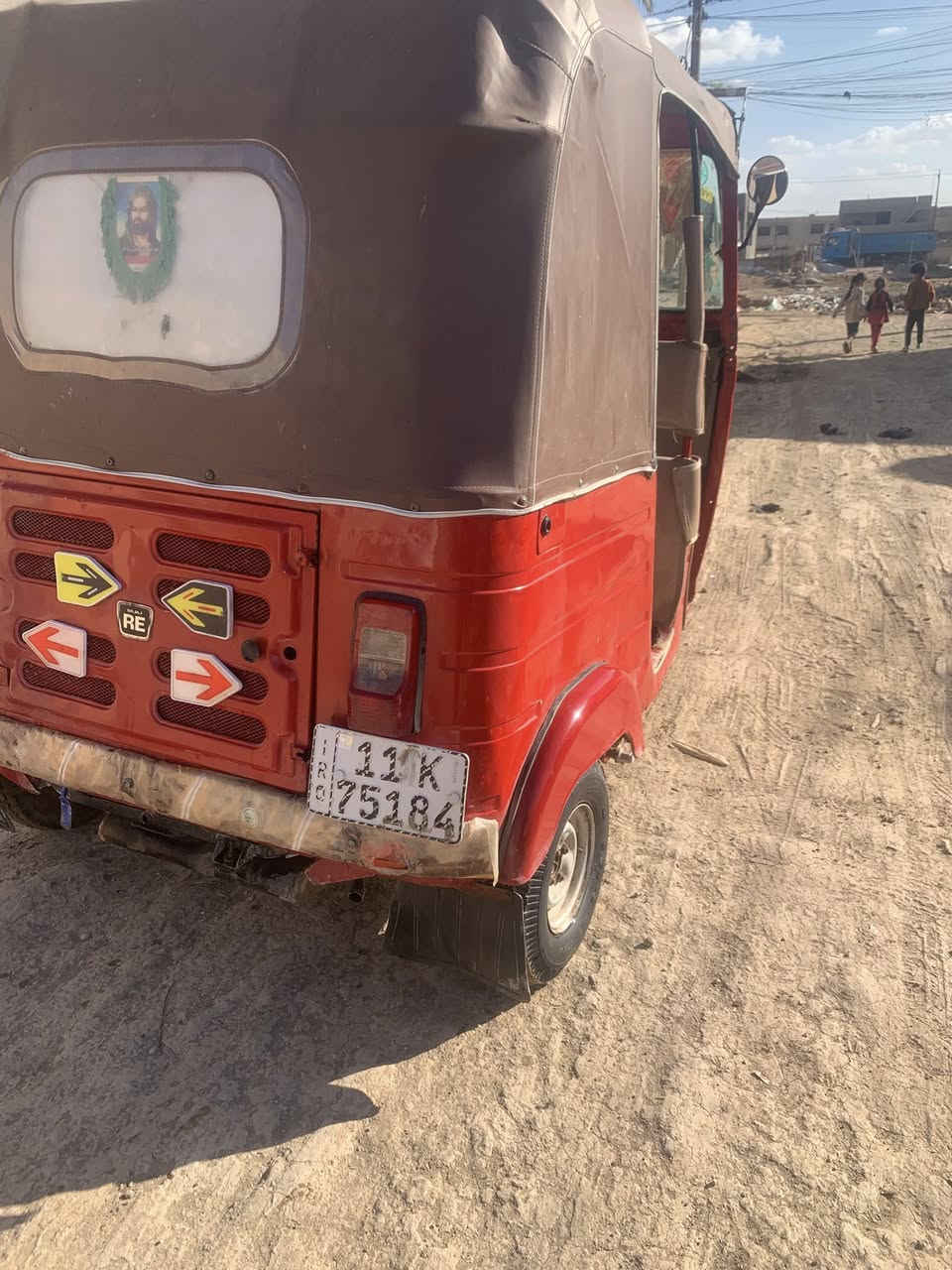 سلام عليكم تكتك 18  رقم سنويه بسمي ثاني يوم تحول  تكتك خير من الله سعر 5بيه مجال مو شراي لا تعبني رجان مكاني بغداد نهروان ***********
