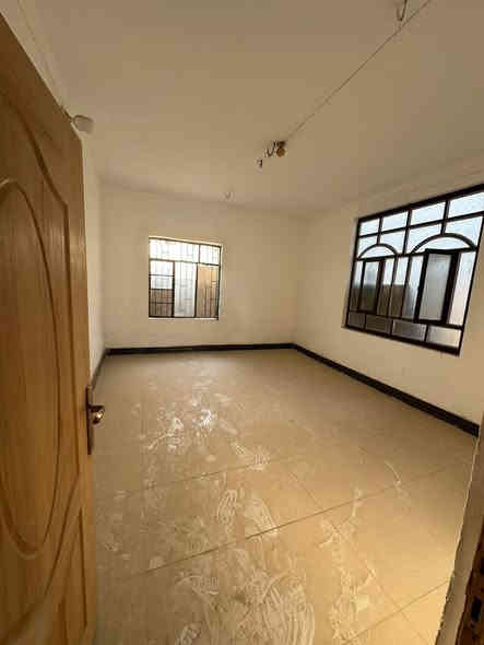 السلام عليكم 
دار للبيع 200م طابو زراعي سند 25 
استلام مباشر 
يحتوي على 👇🏻 
غرف نوم 3 - صاله - كلدور - مطبخ - مجمع صحيات عدد 2 - مناور - كراج - حديقه  
(ملاحظه بناء البيت بلوك + نقص تطبيك السطح) 
الموقع 📍
نهاية نادر الثالثه - مقابل محطة العرفان 

للاسـتـسفار عـن اي عقار يتم نشره  مراسلة الصفحه او الاتصال على  
   ⁠***********    ***********
