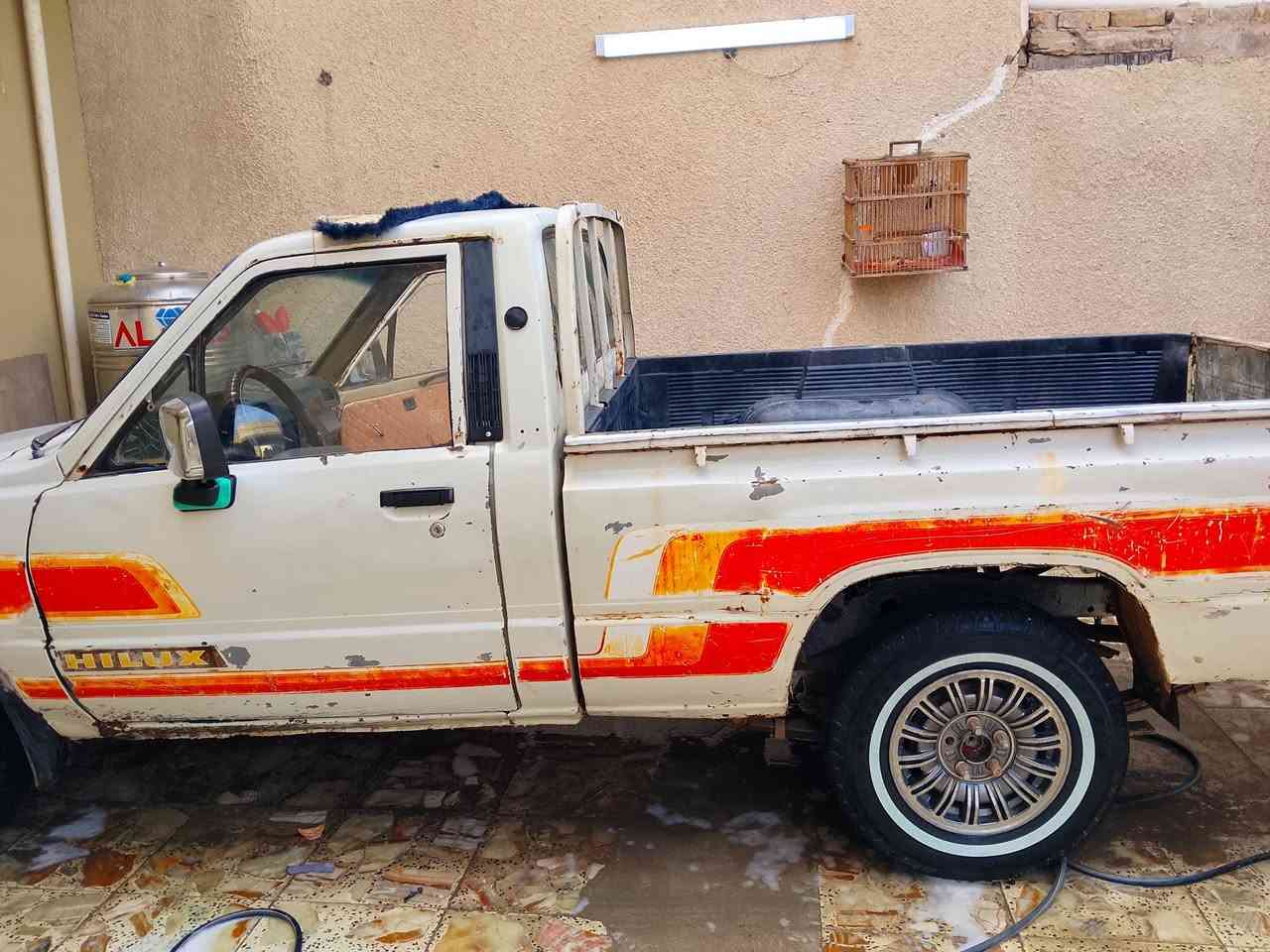 السلام عليكم
بيكم تويوتا مديل 88 محسن
تحويل مباشر 
رقم بغداد دولي 
محرك كروسيده 5 كير 
سنويه ل27
انكليزي
مكاني بغداد 
***********
***********
