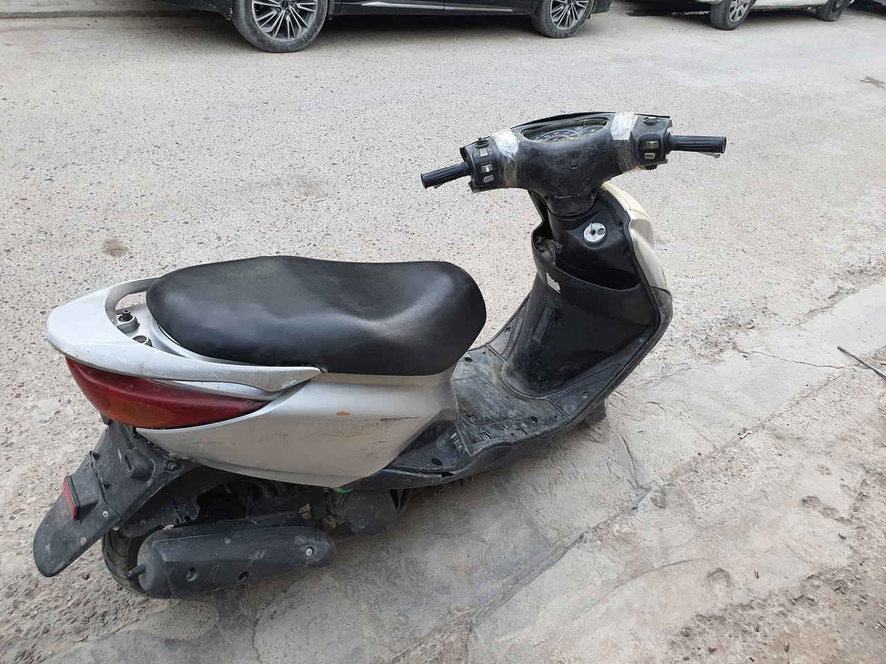 من رخصت لادمن لمحترم للبيع بريز مكينه شلعه معدل سلف هندر خير من لله نكره دراجه نقصها كيجات ودبلات فقط ٣٥٠ وبيها مجال مكاني شعب ***********
