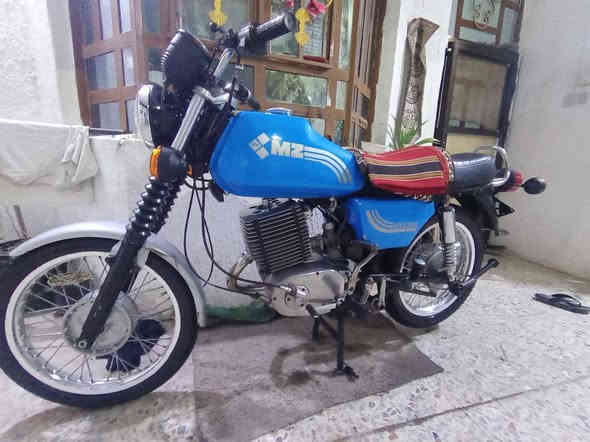 اسلام عليكم ماطور 82 داينمه وارميجر سايس 2 رون عداد شغاله مكينه خرسه تخم اشاير اصليه جاملغات المانيه تايرات جدد ابيع بدون مكاني طويريج سعره مليونين وربع ***********
