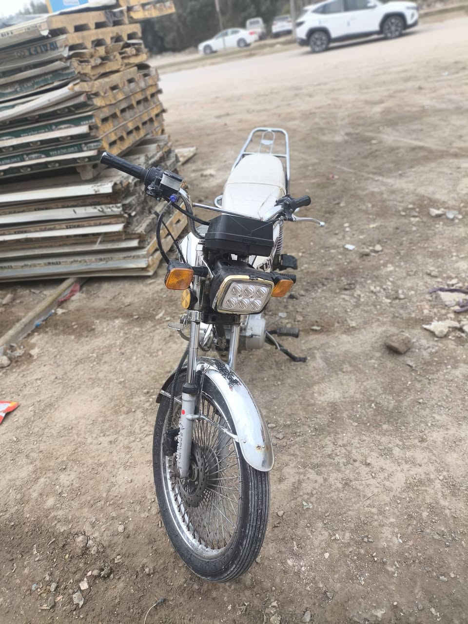 تايڰر سونك 2023 أوراق سكنر معروفات
مكينه مامفتوحه شرط جديده واضحه بالصور 
دراجه بحاله ممتازه اخت الجديده وتخبل ومابيها أي عيب 
دراجه شلعه ومكينه ماشاء الله ممتازه 
العنوان بابل شارع 100 
السعر 450الف بيهه مجال بسيط جدا حك الجيه بس رقمي 
***********
