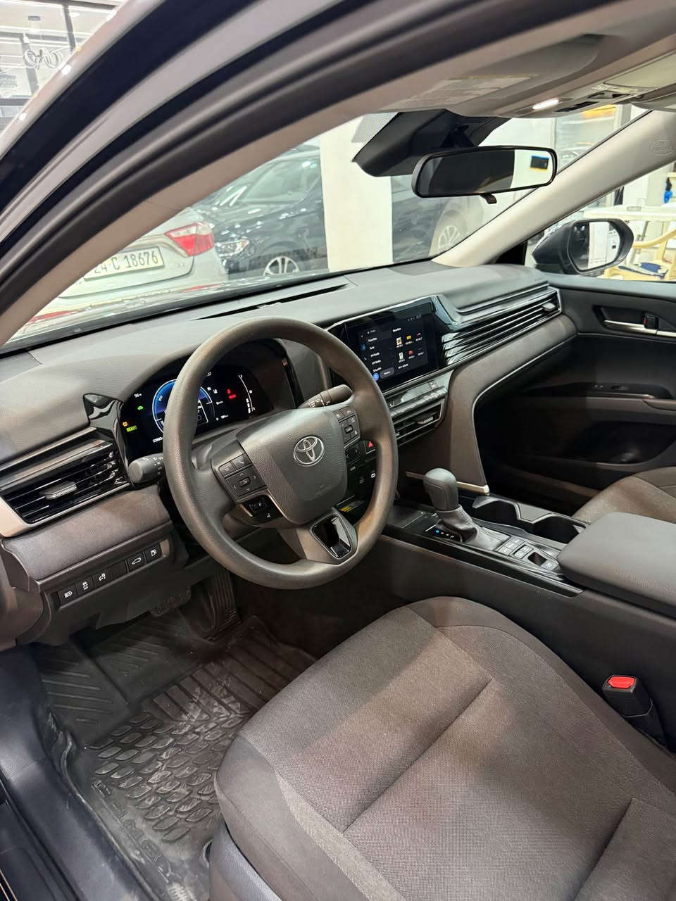 Camry Le 2025 
بجم و خلفي السيارة كبس
3 قطع صفحه صبخ بدون دواخل ايرباك كبس 
ماشية 13 الف ميل 
السعر 195 ورقة بيها شوي مجال 
***********☎️ دهوك, العراق
