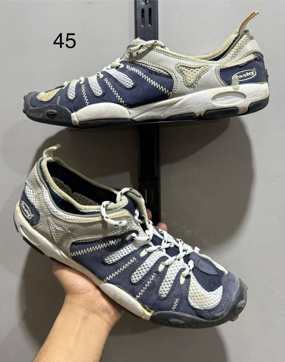 تخفيضات 🔥🔥🔥🔥🔥
سعر القطعه 5 تلاف فقط 🔥
بوت بآله اوربي آصلي + حذاء رياضي و صندل اوربي 
القياس موجود داخل آلصوره 
الأستفسار مراسلة البيج ✅ او واتساب ‭0780 546 1406‬☎️
التوصيل الى كل العراق 🚛🚛
