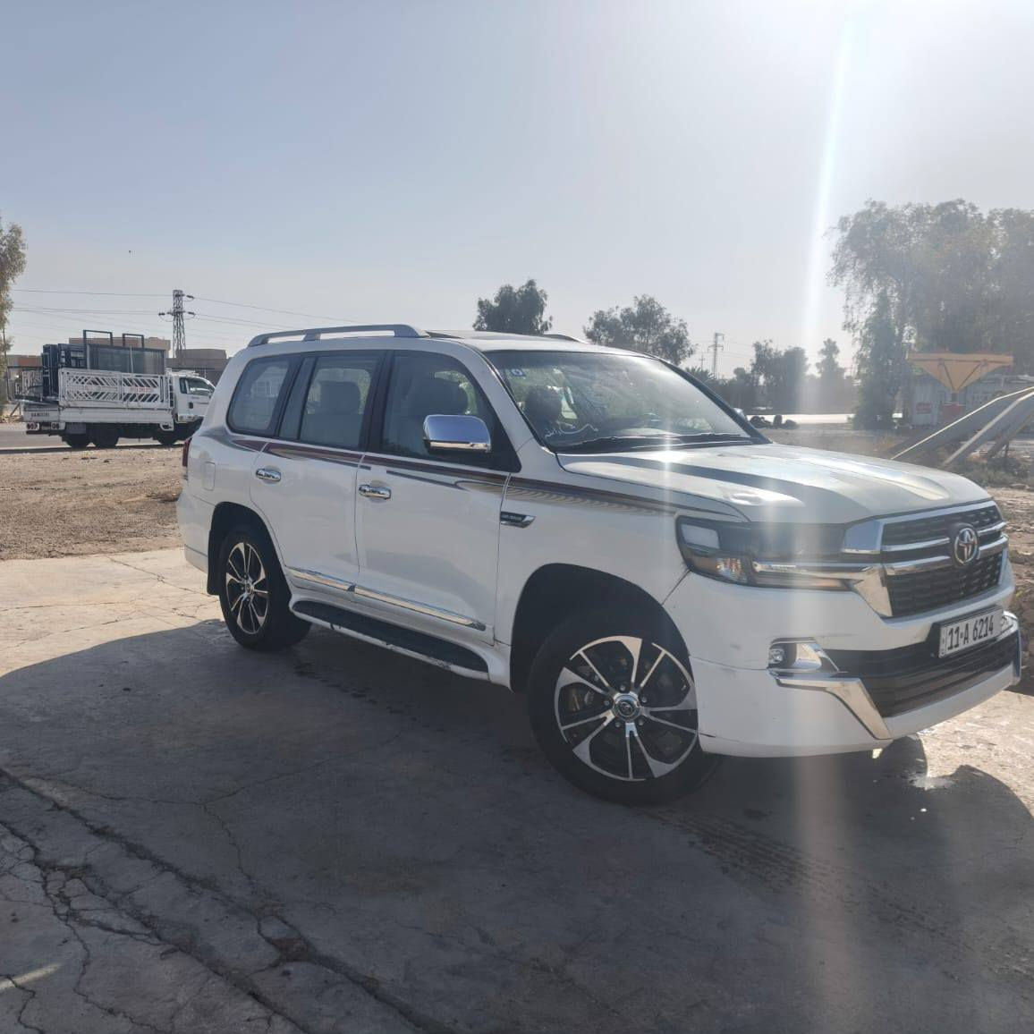 لاندكروز جكساره (📍للبيع او مراوس📍)
موديل (2011 محدث 2021)
رقم بغداد جديد الدولي 
ـــــــــــــــــــــــــــــــــــــــــــ
ملاحظة:(السياره صبغ عام📍) 
ــــــــــــــــــــــــــــــــــــــــــــــــــــــــ
📍موصفات ستينيه
📍فتحه سقف 
📍بصمه 
📍(تبريد تدفئه) 
📍بور ستيرن 
📍شاشه عدد 3 
📍اشاير رباعي نشره.
📍لايت زنون 
📍مرايات كهربائي 
📍7 راكب 
📍دفع رباعي 4×4
📍مثبت سرعه 
📍مانع ضباب جام 
ـــــــــــــــــــــــــــــــــــــــ
السعر (مناسب) بي مجال للستفسار ***********
