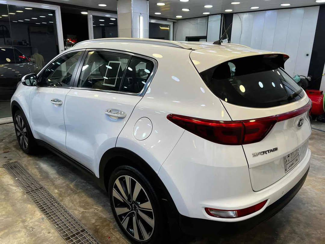 السلام عليكم
كيا سبورتاج 2019 خليجي 

رقم بغداد

ماشيه110كيلو 

محرك دوش 2000 مواصفات خليجيه

الاضرار 

جزء جاملغ خلفي موضح بالصوره مصلح كامل

كذلك باب عكس السايق مبدله بباب جديد نتيجه ثقب بالباب القديم (موجود الباب القديم)

السياره كامله ونظيفه جاهزه 

السعر 179$ورقه

مكانهه البلديات السياره باسمي 

سنويه جديده وتحويل ثاني يوم

للتواصل على الرقم

***********
