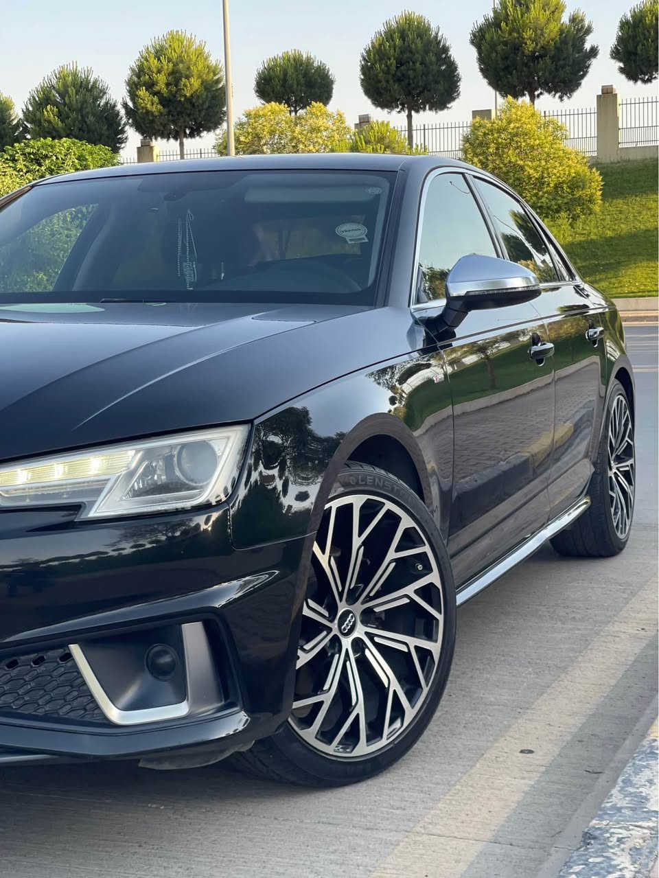 audi A4 sline 2019 مواسەفات خلیجی گێچ ٣٠٠ مەکینە ٢٠ تۆربۆ مواسەفات کوشن کارەبا شاشە کوشن جلدو ناو قەیسی فۆرمیکا بەسمەو درگا بەسمە ئاوێنە ئیشارەت ئۆتۆ ستارتو ستۆپ برێک بەسمە سوکان ڤۆلیۆم گێڕ سپۆرت پادڵ شەفت گێڕ ماوس پەردە بیلاد ٤ جام ئۆتۆ لۆگۆی sline بە سویچ جامە کان دا ئەخاو ئەی کاتەوە سەیارەکە ستۆکە هەمو گیانی بیلادە تازە کامل سێرڤس کراوە بەس ڕۆنی مۆتۆسێڵی بۆ بەکار هاتوە  لایت ئۆتۆ لایت ناوچەی کوێر تەبریت مەر کەزی دەبڵ زۆن پێشو دوا زۆر مواسەفاتی تر سەیارە کە تەنها هیتەرو سڵایت نیە فول فولە گێڕو مەکینە تەقەو ڕەقە خەرامەو تەحویل هەموی بە شەرت مەکینەی نەکراوەتەوە بەشەرت بێ بۆیاخە سەیارەکە کلینە بۆ زانیاری زیاتر پەیوەنی بکە بە   ***********   *********** ڤایبەرو واتساپی لەسەرە  نرخی ١٥٨ کەمێک مەجال السليمانية, العراق
