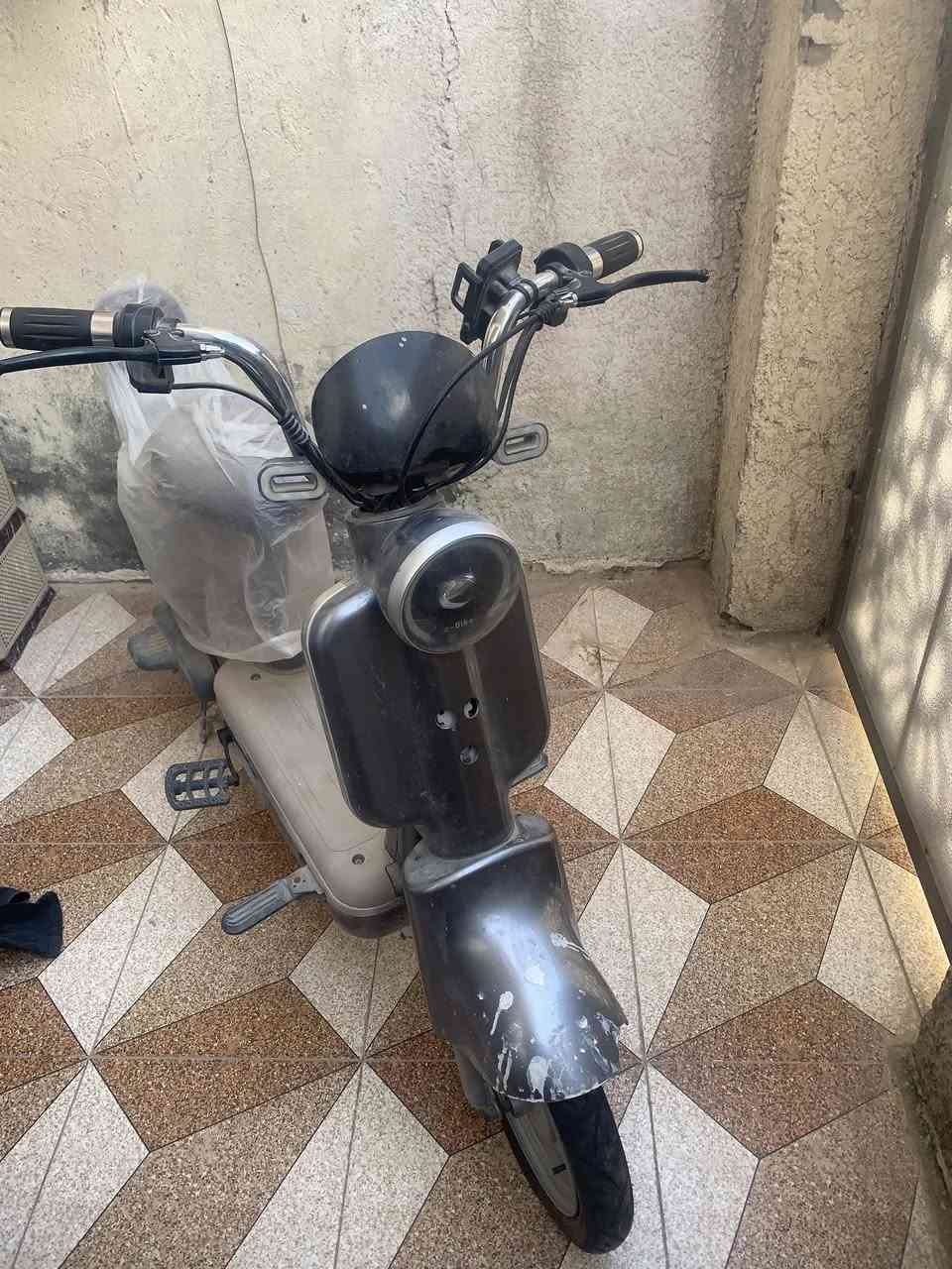 السلام عليكم عندي دراجه شحن للبيع كامله فقط نقص تاير امامي تشغيل عن بعد السرعه 60 حساس رايدها 350 وبيها مجال


**إذا كنت صاحب هذا الإعلان وتريد حذفه لأي سبب، رجاءا أرسل رسالة إلى الدعم الفني**