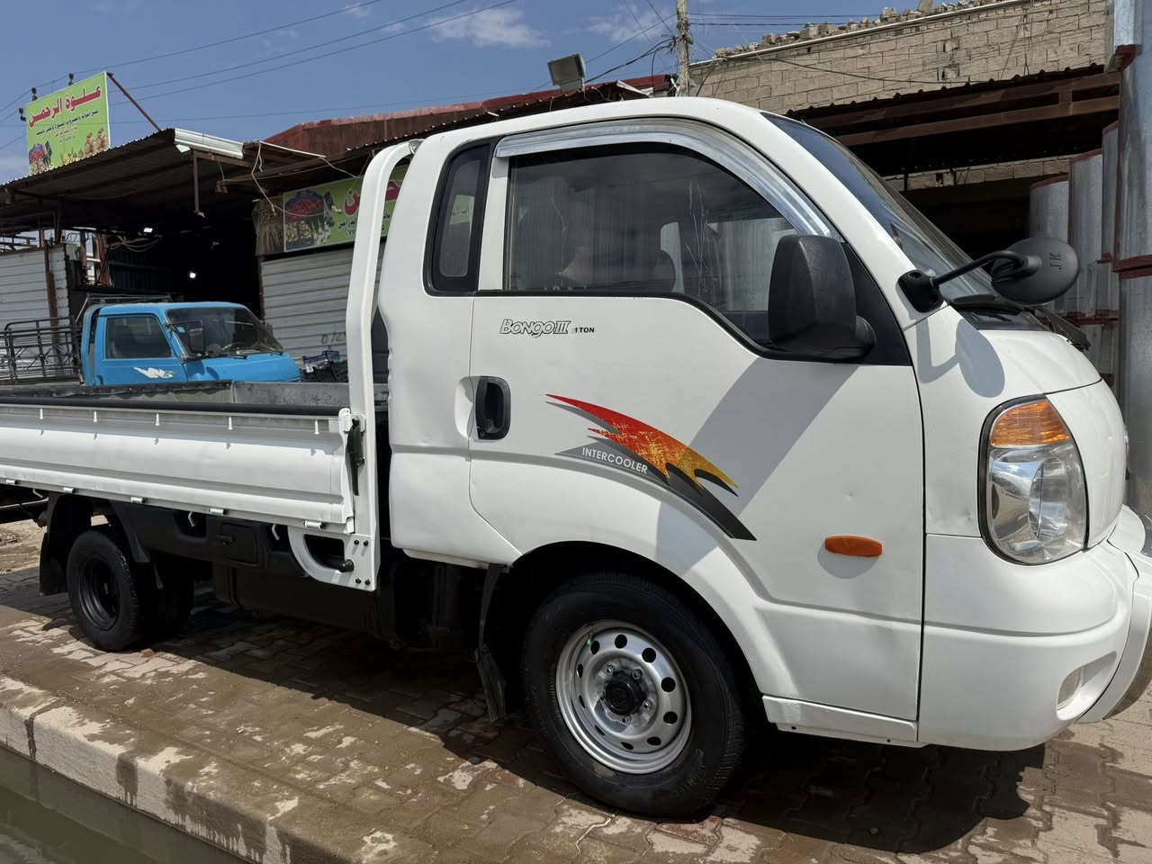 سلام عليكم كيا مديل 2008 مكينه 3000 مال حاويه جديده لا تبخير ولا تنقيص السياره كفاله عامه رقم بغداد الماني السعر 85 مكان السيآره بغداد  ***********
