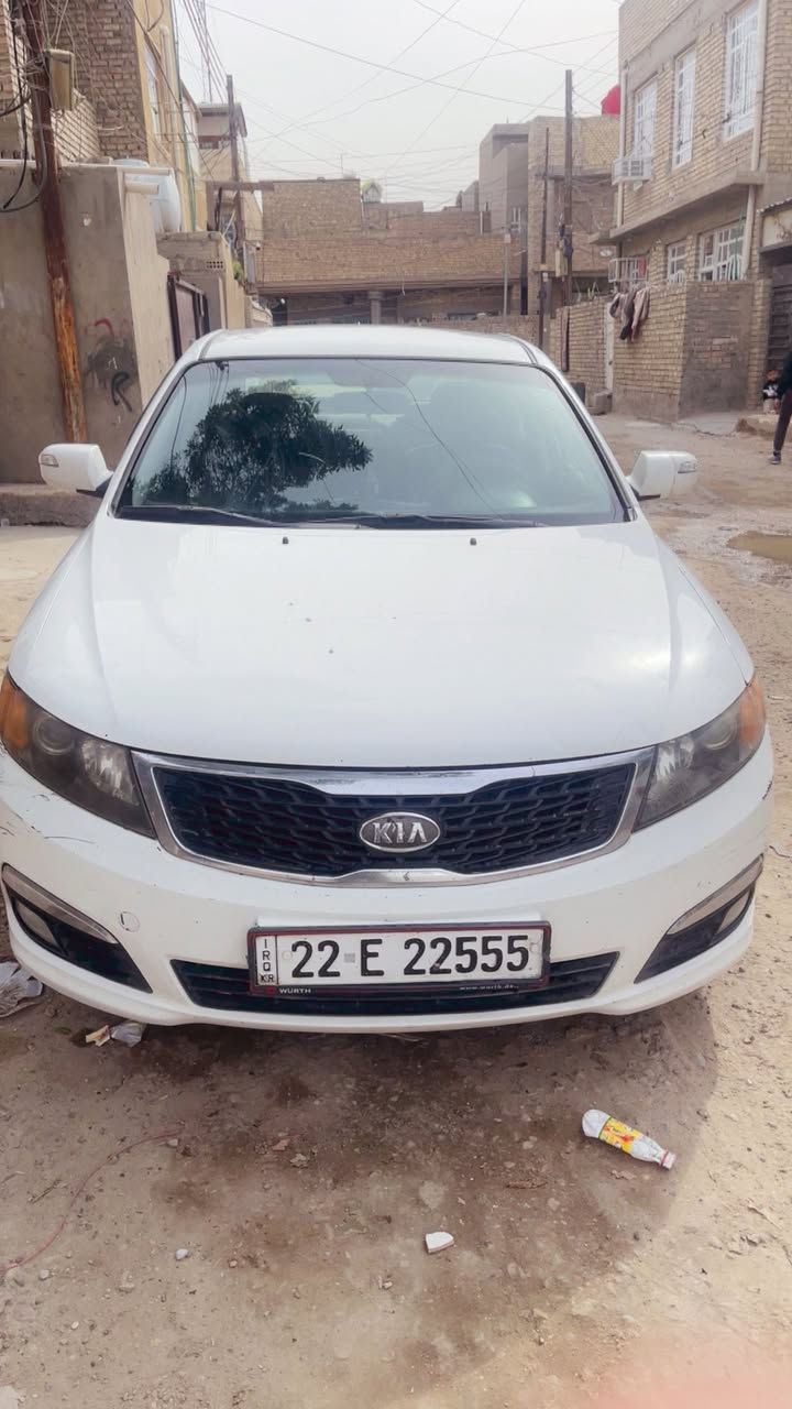 السلام عليكم السيارة جاهزة من كل شي عدادية جديدة السيارة حلوة تخم تاير جديد  الستفسار ***********      ***********
