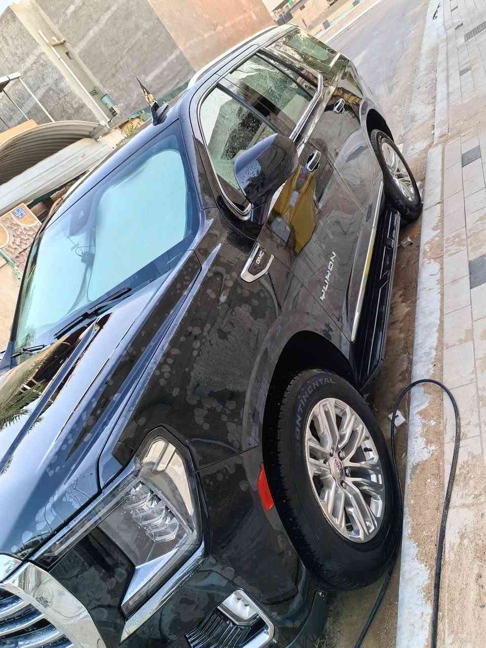 السلام عليكم GMC يوكن 24 SLT خليجي مكفوله من كلشي تحت الضمان ماشي 13 مغلف تحت الضمان باسمي تحويل بنفس اليوم 
***********
