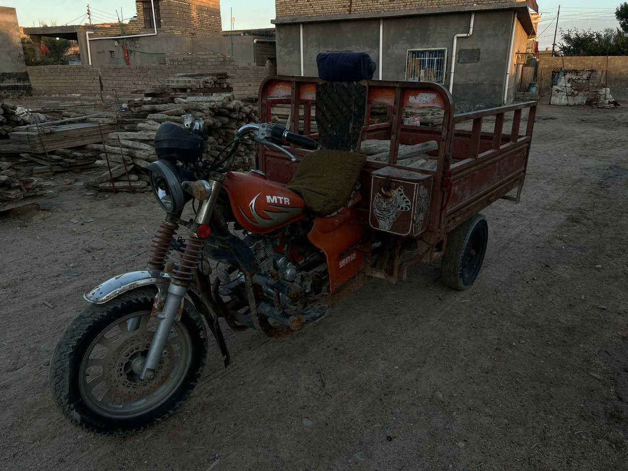 ام تي للبيع
اوارقها ضايعة مكينه نضيفه

السعر 700 وبيها مجال
مكاني بالمدينة
***********
