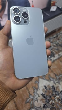 ايفون 15 برو ماكس • ٢٥٦ • كاميرا اماميه واكفه