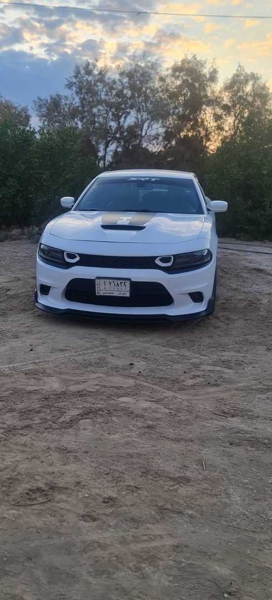 جارجر 2015
محدثه تحديث أصلي gt
بيه تبديل جاملغ ولبنيد لبلادي مفتوح للتحديث وموحود لبلادي 
لسياره غرفه حظن جديده قبل شهر شاده 
عدسات ب3ورقات لأصليه 
شاشه مال20كار بلي 
تخم تاير 
حداديه جديده 
سياره متعوب عليه بسمي 
***********
السعر 178وبيه مجال للشراي
