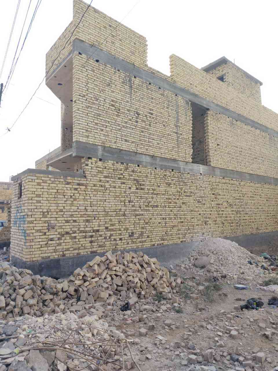 بيت بمنطقة حچي حسن الأولى
يالله 🤲 بيت منطقة حچي حسن الاولى 
بيت منطقة حچي حسن الاولى 
المسيجة بسياچ أمني خلف #حي الأساتذة قريبة على 

 #كلية الأمام الصادق عليه السلام  ..

تسلسل العقار ( ٢/٢٧ ) سند/٢٥ بي معاملة كاملة بالبلدية بأسمي تمليك #المساحة 150م واجهه 7.5م نزال 20م #البناءطابوق

#ثلاث طوابق صب خرساني درجة أولى 

#الطابق الأول ( أستقبال/صالة/ غرفة نوم/ صحيات/حمام

/مطبخ حار وبارد) صحيات خارجية

#الطابق الثاني(ثلاث غرف نوم/صالة/ صحيات/حمام)

#الطابق الثالث( بيتونة مع صالة /وسطح )

السعر 130.000.000 مائة وثلاثون مليون وبي مجال قليل.. روح اسأل على أسعار القطع بهاي المنطقة وقيم  .. الشراي يتصل التفاصيل بالأتصال أو بالخاص ألي يريد يتصل واتساب و ماسنجر متواجد 

الشراي يتصل 

(  *********** )

( *********** )

أبو أحمد اللامي وبخدمتكم ،🌹👍 @الجميع
